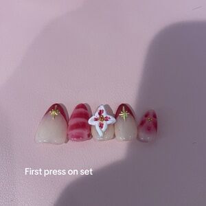 Creative nails set